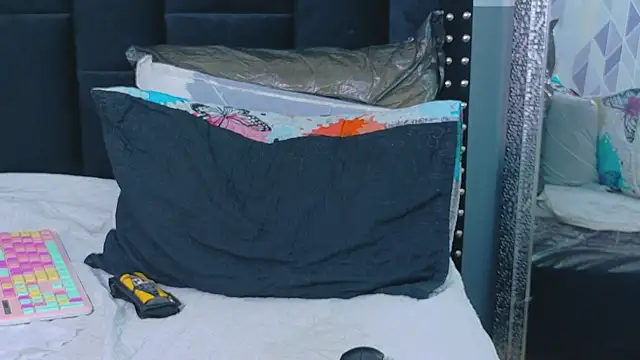 EbonyCoWorker webcam