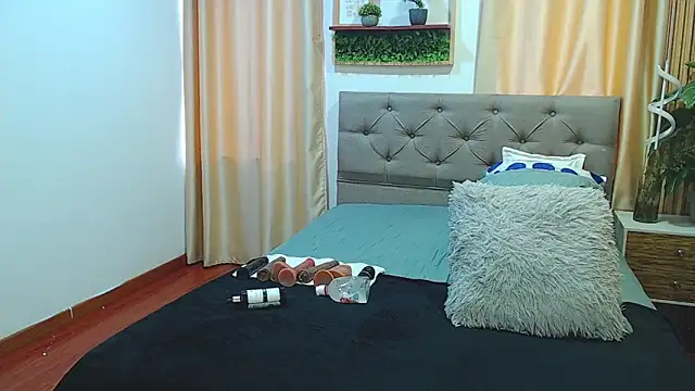 sasi_luna - Sasi_luna's free webcam - UK Sex Cams