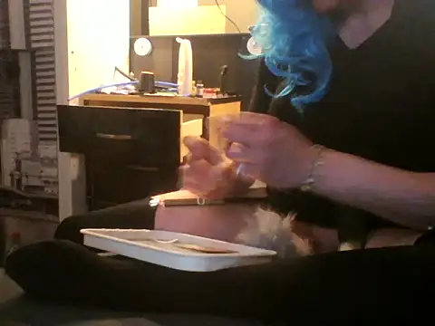 slutviki - Slutviki's free webcam - UK Sex Cams