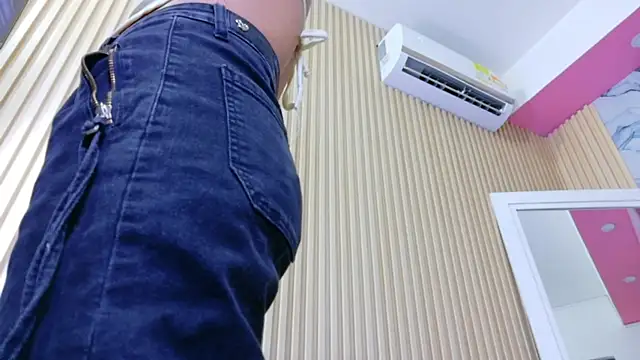 kinkylittlegirll live sex cam