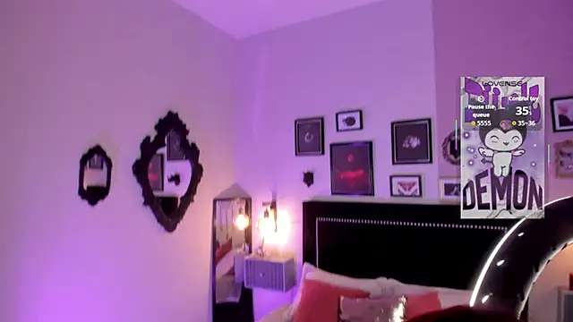 pinkk_deemon webcam