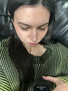 Webcam Model (lunalovelee)  is live.Free join now!