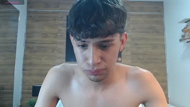 draxblade09 (M twink) - Take offmy shirt and bathe my abs in oil