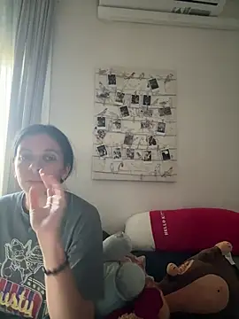 daniniescobarr - Daniniescobarr's free webcam - UK Sex Cams