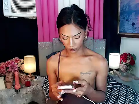 tarah_mc_actressex - Tarah_MC_Actressex's free webcam - UK Sex Cams