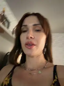 Irresistible24's room