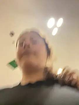 Amber_rosse_outdoors webcam