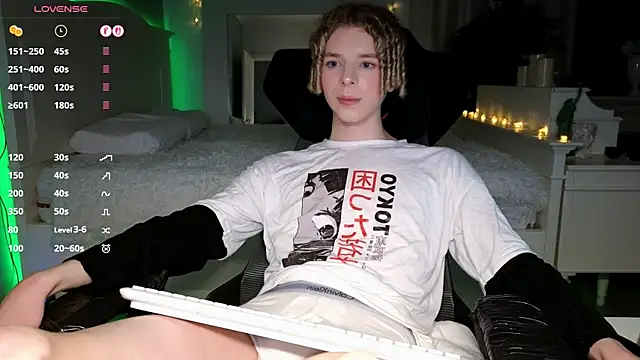 Kudi_Minnt live sex cam