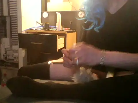 slutviki - Slutviki's free webcam - UK Sex Cams