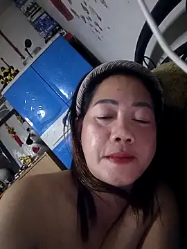 Webcam Model (SweetASS6969) is live