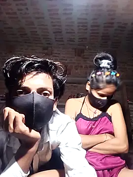 couple-hots - COUPLE-HOTS's free webcam - UK Sex Cams