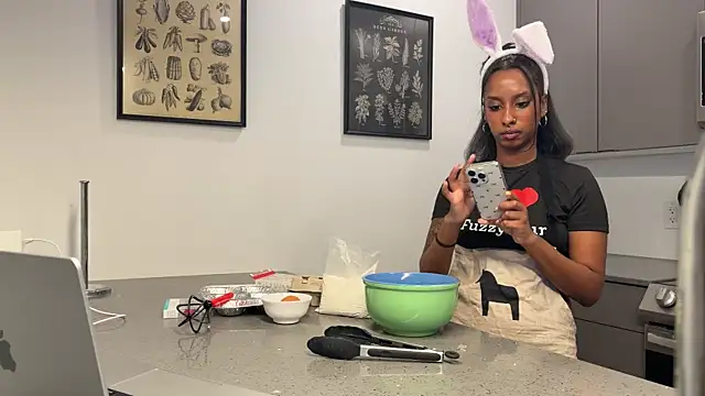 your_paris - Your_Paris's free webcam - UK Sex Cams