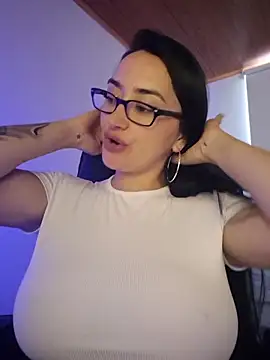 Webcam Model (preetypeach)  is live.Free join now!