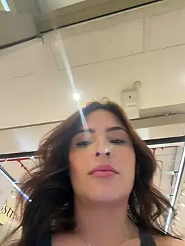 Webcam Model (SofiaGomez444)  is live.Free join now!