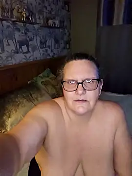 missqueenbeex - MissQueenBeex's free webcam - UK Sex Cams