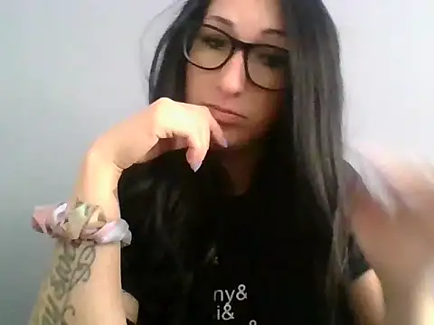 TheVictoriaWolf - Live Cam