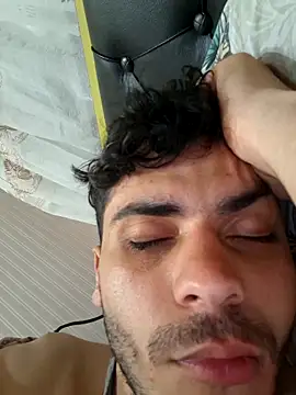 handsomeboy3344 - Handsomeboy3344's free webcam - UK Sex Cams