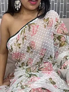 escape_with_me (F young) - 💖Lush on clit+5 min Lush ctrl for LT💖