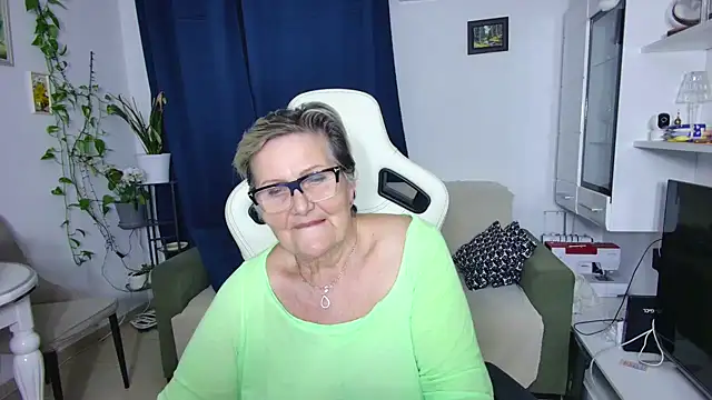 selenna57 - Selenna57's free webcam - UK Sex Cams