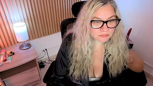 marianl0ve - MarianL0ve's free webcam - UK Sex Cams