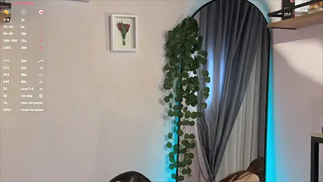 Amelie_Crosby webcam