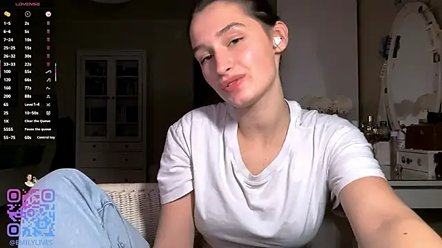 darlinebrustera - DarlineBrustera's free webcam - UK Sex Cams