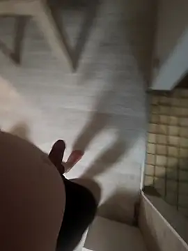 bigdicksklave - Bigdicksklave's free webcam - UK Sex Cams