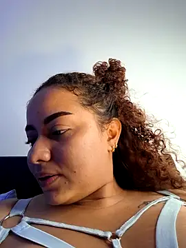 curly_girl_31 webcam