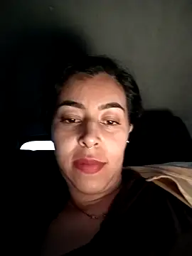 luianna (F young) - Take off my bra and spit out my breasts