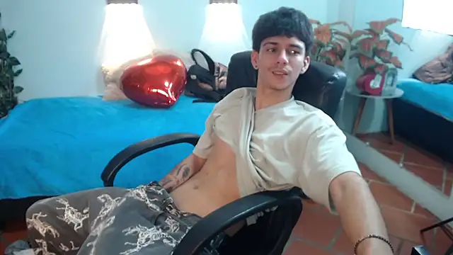 amethystshadow17 (M twink) - show ass