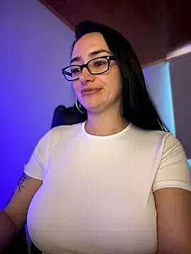 Webcam Model (preetypeach)  is live.Free join now!