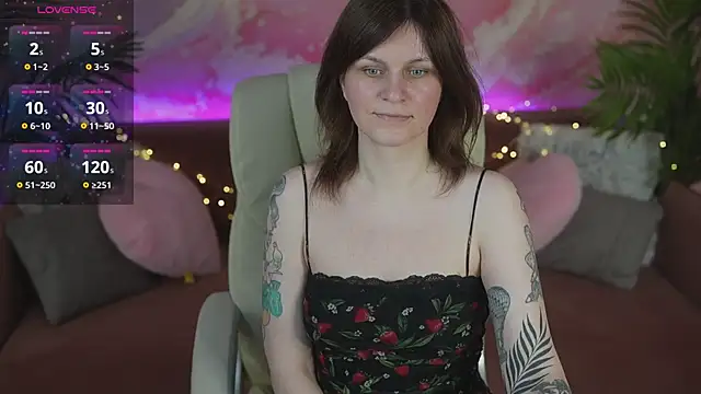 tinamelt (F milf) - stay with naked breasts for  5 min))))