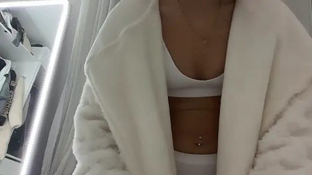 kayleebella (F young) - TWERK SHOW DOGGY STYLE  🍑 🐶