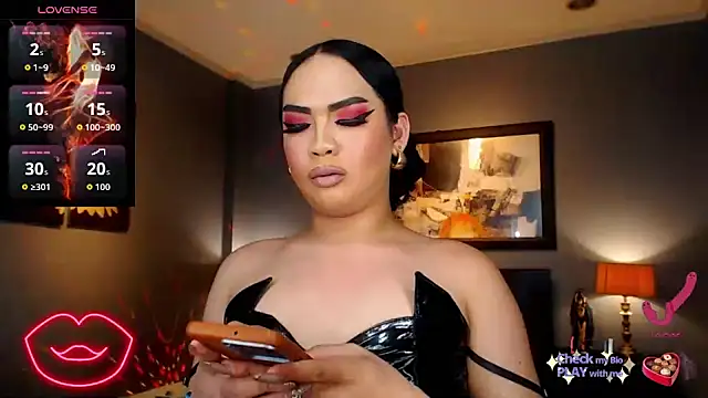 fridahumphrey (T teen) - WHOS HUNGRY? KNEEL AND I'LL FEED YOU!💦