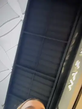 colibri_xxx (F young) - TITS IN THE MALL