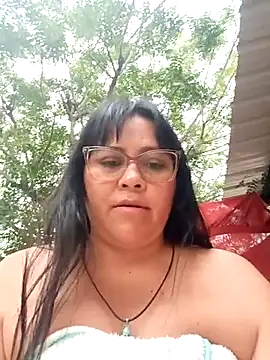 dirty-momm-divorced-hot (F milf) - anal in the garden