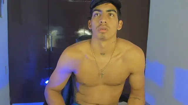 milo_latinboy (M young) - show puppy ass