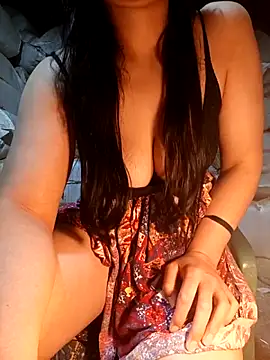 Melekyaraksever2545 webcam