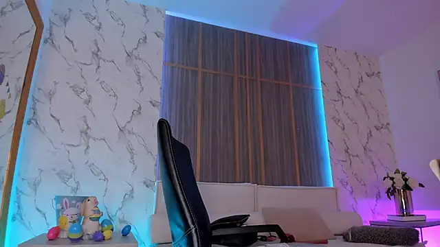 IsabellaAllen webcam