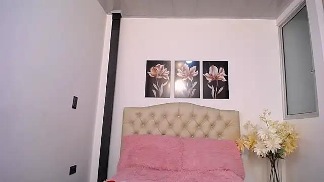 pinky_f00x - Pinky_f00x's free webcam - UK Sex Cams