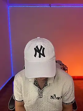 oliver_kyy - Oliver_kyy's free webcam - UK Sex Cams