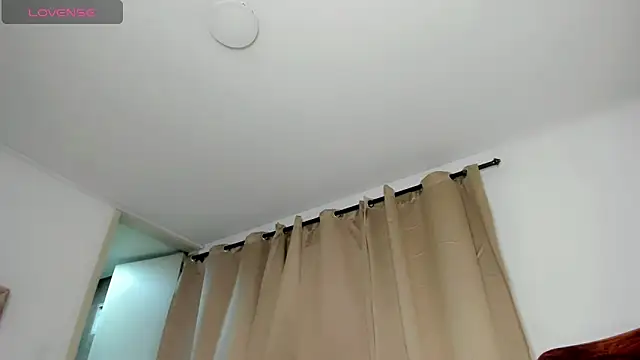 Genesis_Sandoval live sex cam