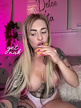 Webcam Model (SelinaGalinsky6)  is live.Free join now!