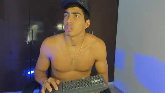 Milo_LatinBoy webcam