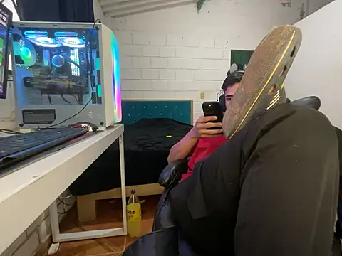 Max_TheHorseDick webcam