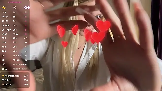 AlexaDeviliciouss webcam