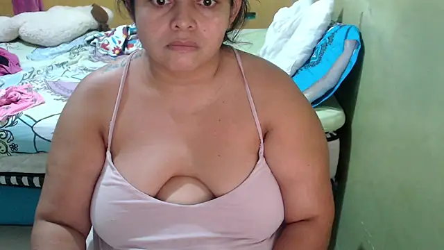 yulieth_bbw webcam