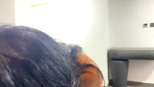 arianagoddess (F milf) - flash my boobs