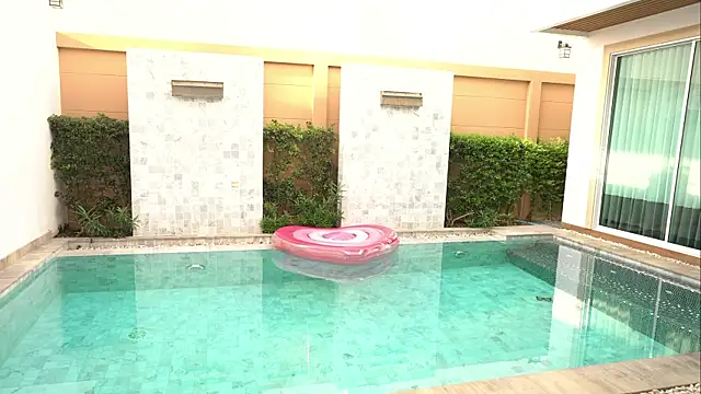 LIttle_Rina_'s live cam