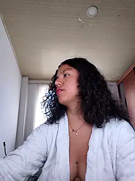 iriss_05 webcam stripchat model stream image